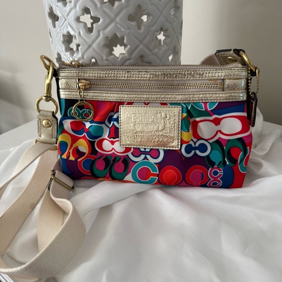 Coach Poppy Crossbody Zip Bag - Picture 3 of 12